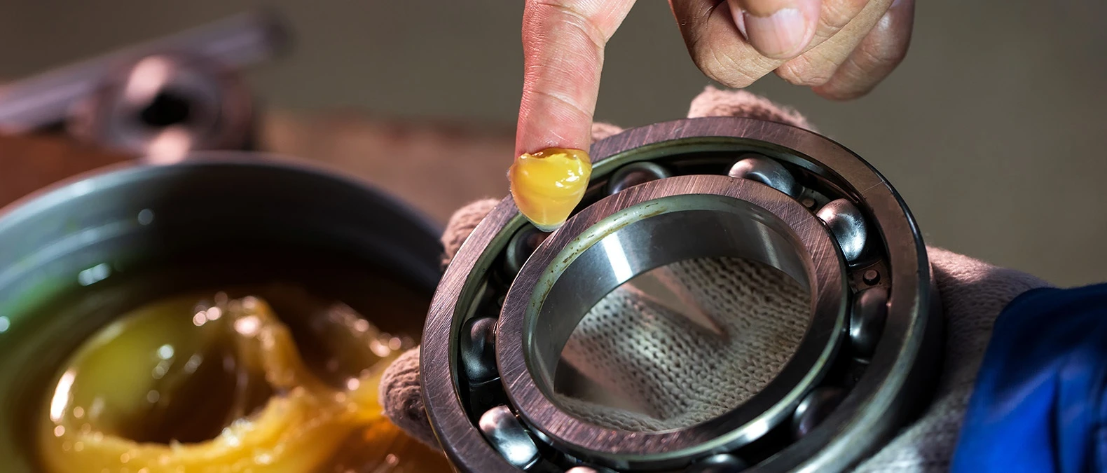 Grease header